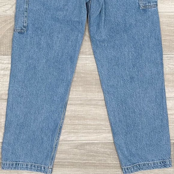 American Eagle Highest Rise 90s Boyfriend Carpenter Jeans in Medium Wash Denim - Picture 12 of 16